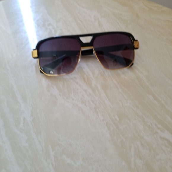 Sunglasses - Picture 2 of 4